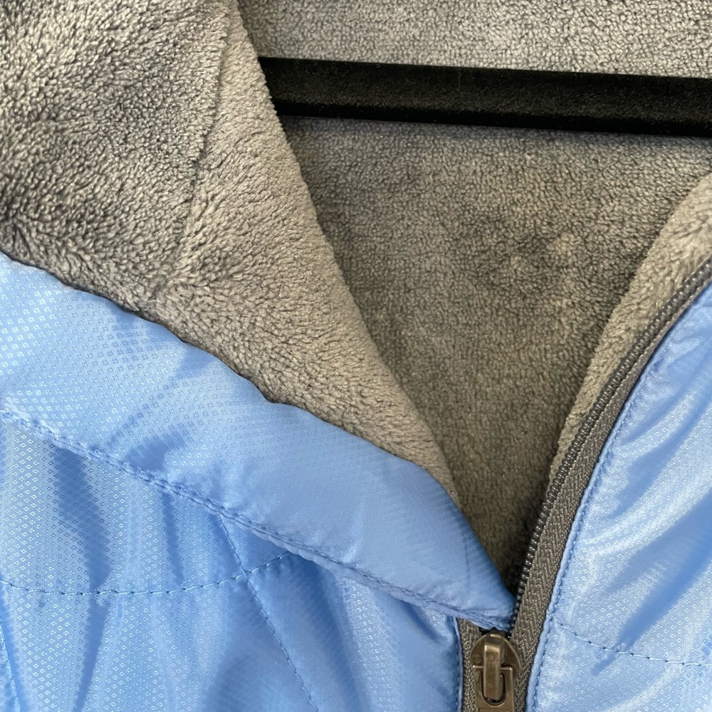 Like New Hooded Puffer Vest - Picture 3 of 5